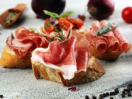 Рецепта Брускети от франзела с домати и прошуто
